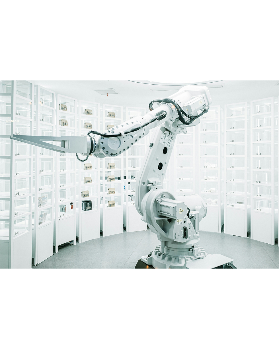 White Robot - LGIC
